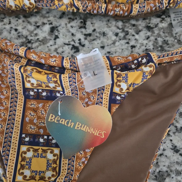 Patterned Bikini Set - Picture 3 of 5